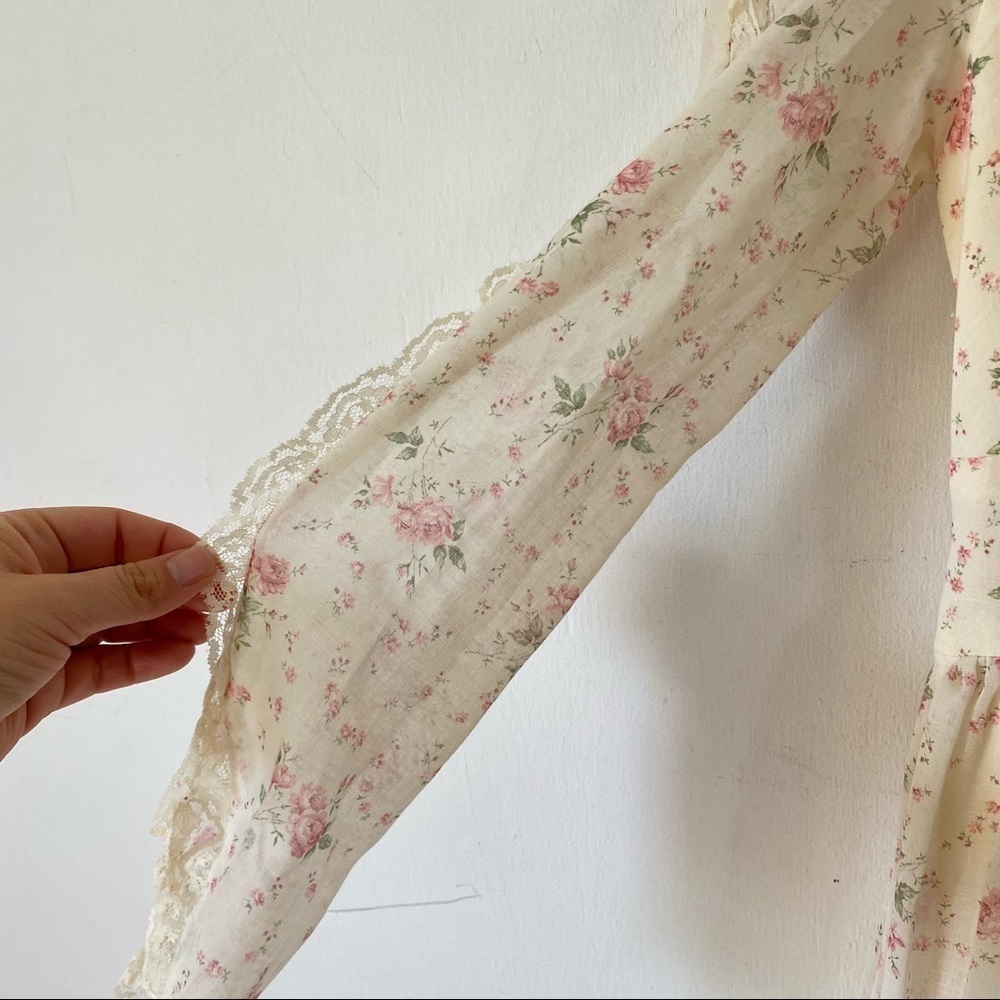 Vintage Prairie Maxi Dress Ditsy Floral Tiered Ruffle Cream Lace Cottagecore - Picture 4 of 16